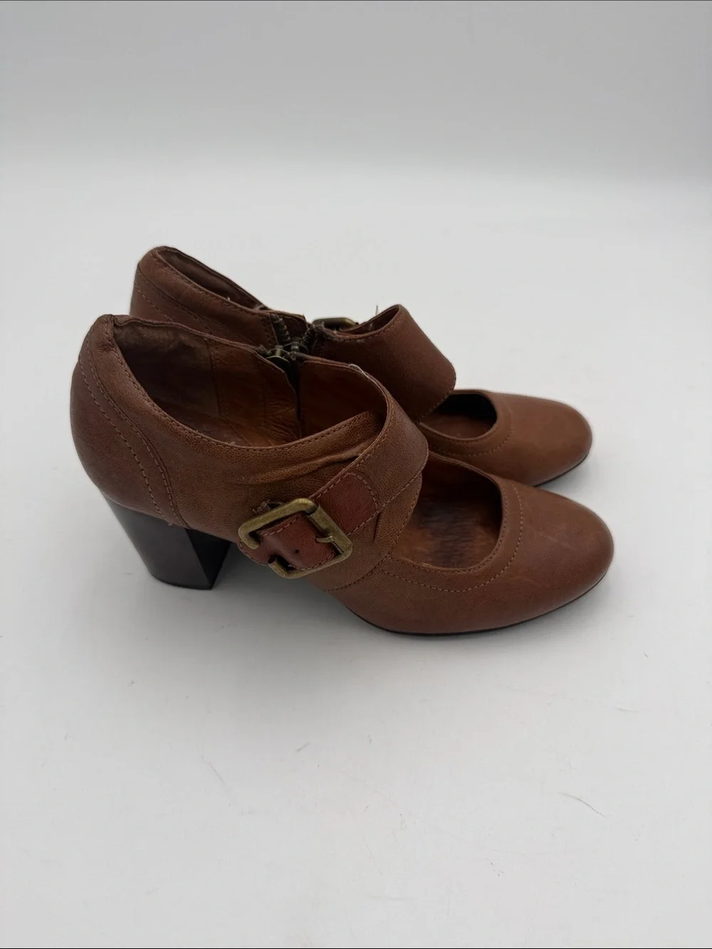 Clarks Brown Mary Jane Block Heel Pumps with Buckle women 6M casual office Y2K